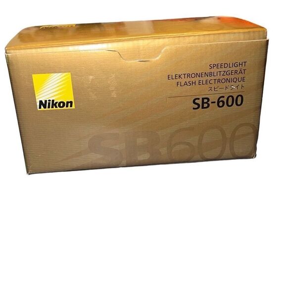 Nikon SB-600 Speedlight Flash (2004-2010) - Picture 3 of 16